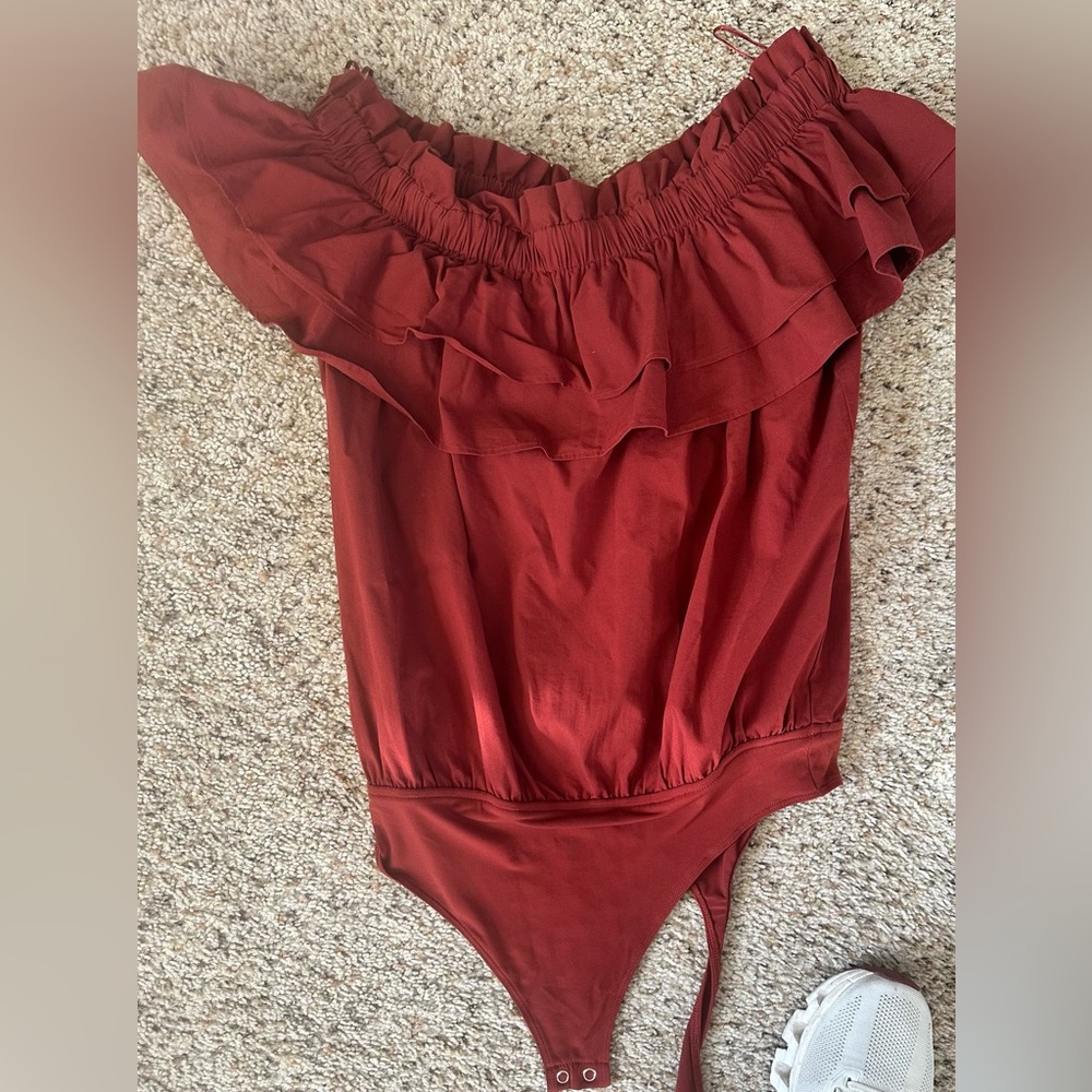 Off-Shoulder Express Ruffled Bodysuit in Rust